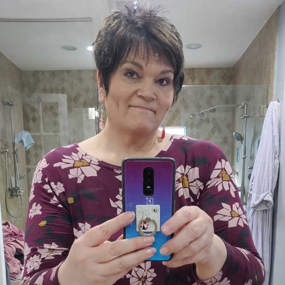 Meet your Posher, Lori - Picture 3 of 16